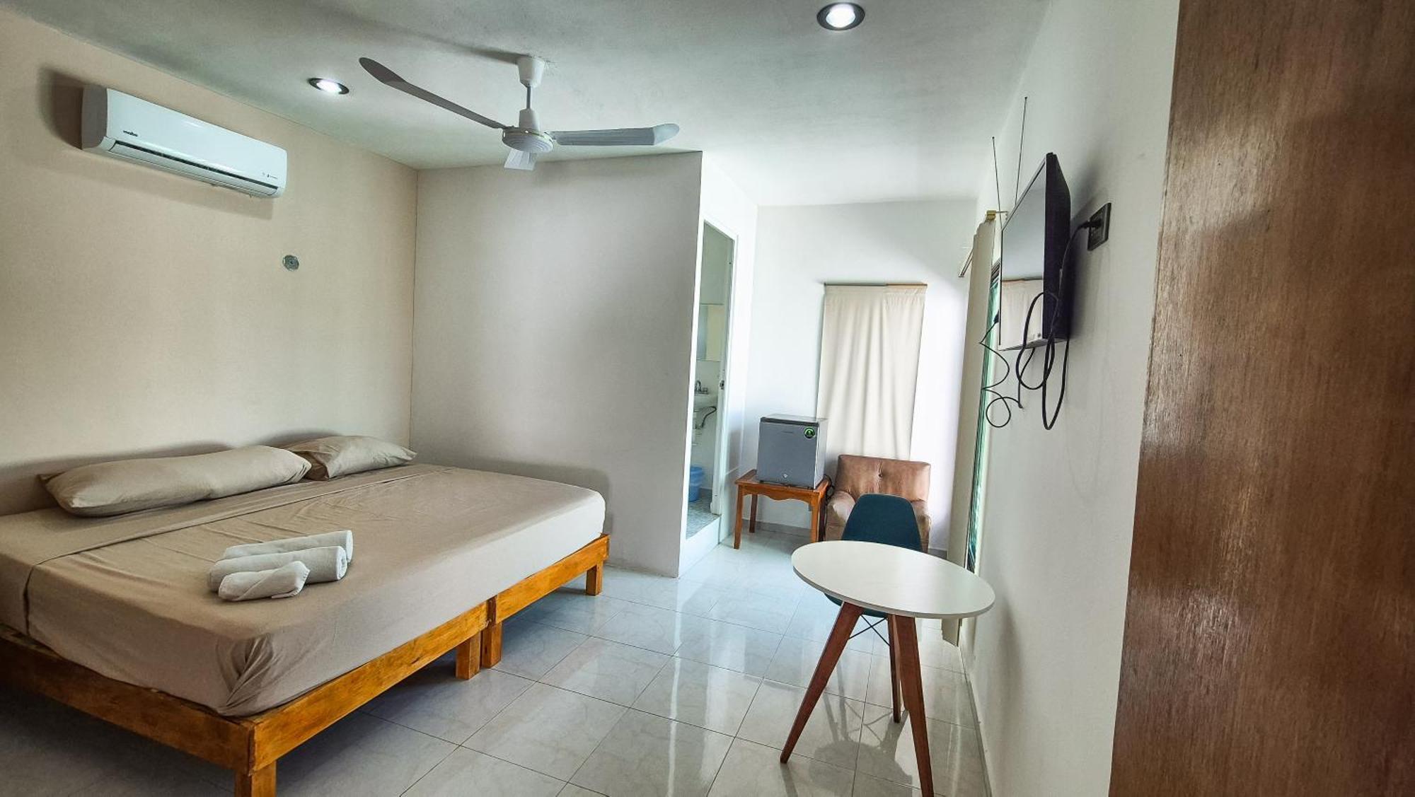 Hotel Monserrat Мерида Екстериор снимка