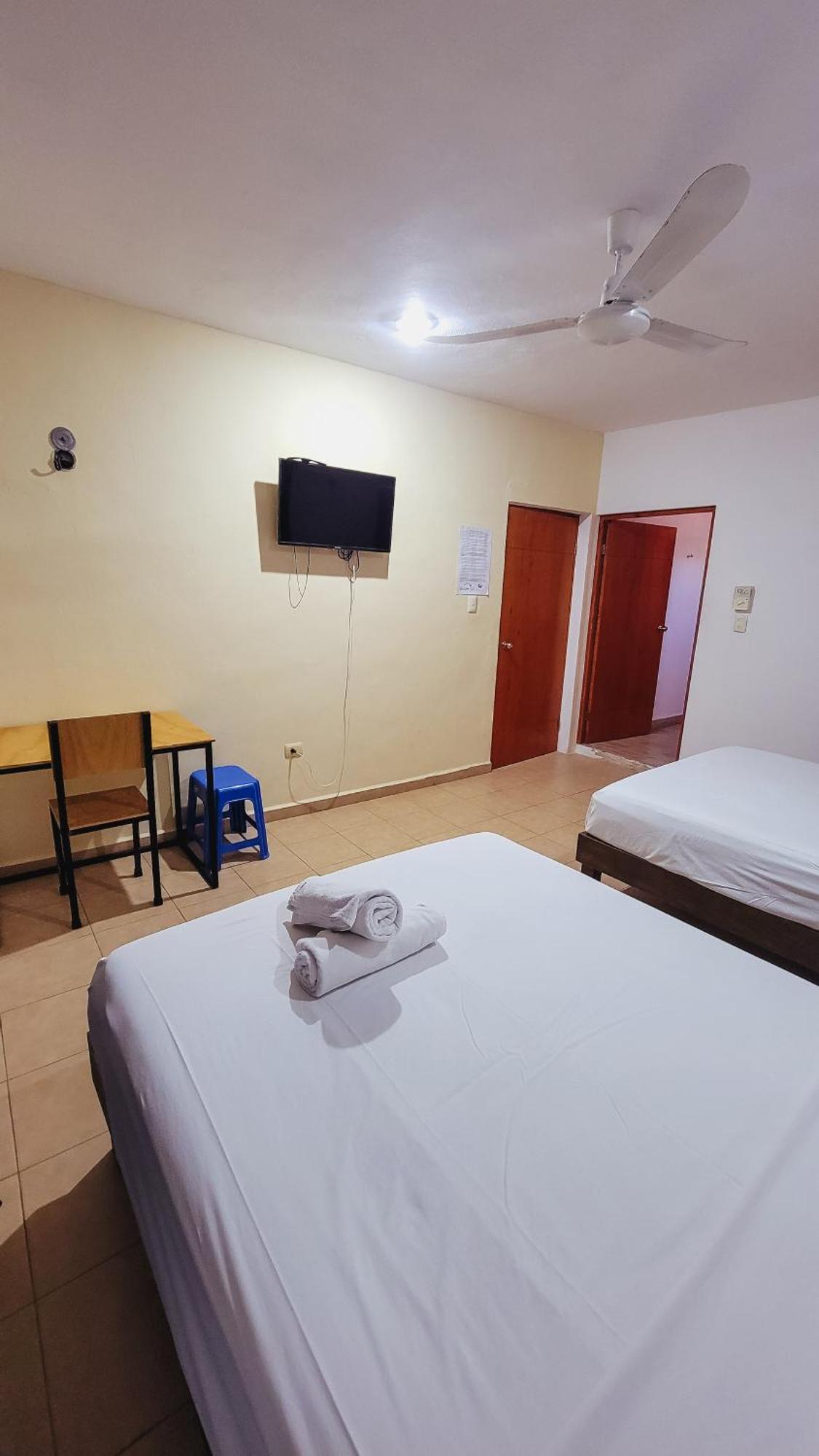 Hotel Monserrat Мерида Екстериор снимка